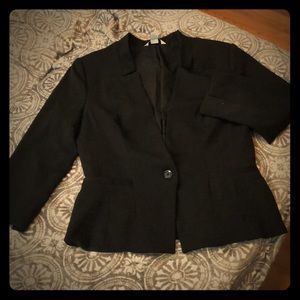 Adorable blazer from White House Black Market 🖤